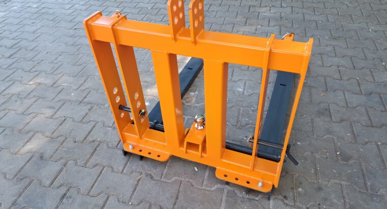 paleciak na tył ciągnika z regulacją szerokości i kulą zaczepową