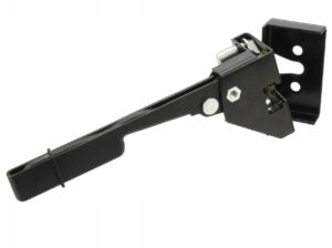 ZAMEK DRZWI LEWY MASSEY FERGUSON 4220 4235 6180 6245 6280 6290 8220 8250