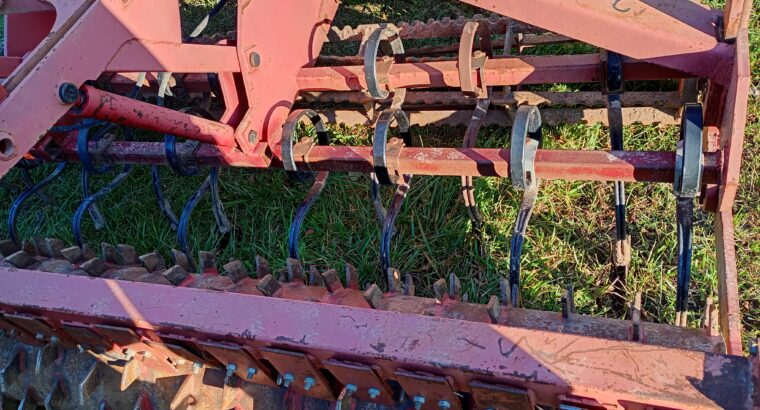 Agregat uprawowo siewny