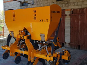 ROLY TILL XT4 agregat do siewu pasowego strip till